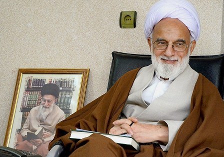 آية الله دري نجف آبادي: التکفیریون والارهابیون وراء الاضطرابات الأمنیة فی المنطقة